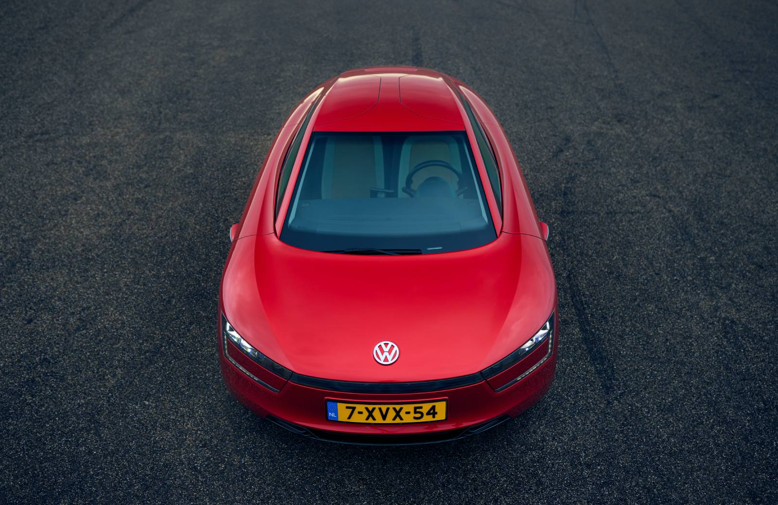 Volkswagen XL1 rood NL kenteken